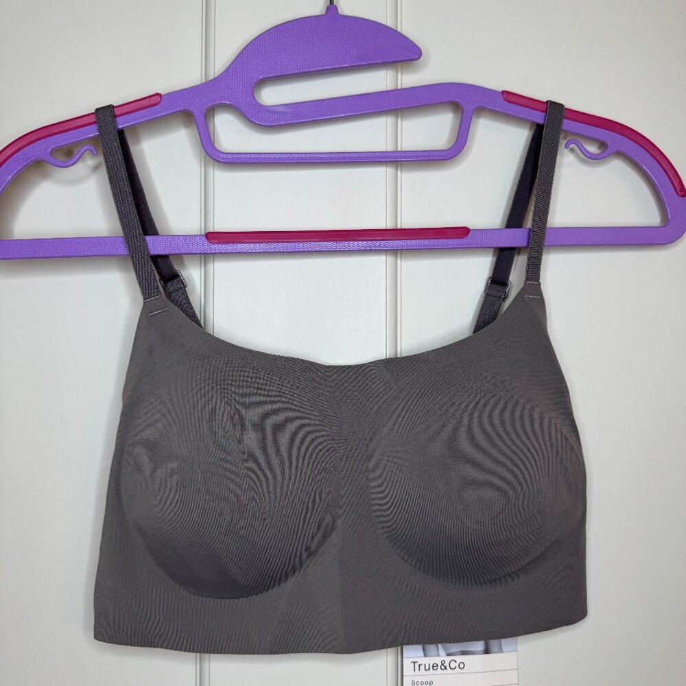 True and Co Women Bra Beige Scoop Neck Wireless Everyday T Shirt Size Small NWT
